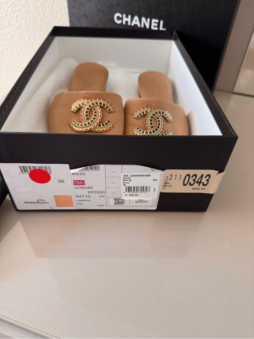 CHANEL Tan Leather Slide Sandals with Embellished CC Logo size 36 - Picture 5 of 9